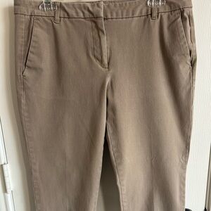 Liz Claiborne ladies/womrns Khaki crop pants size 10